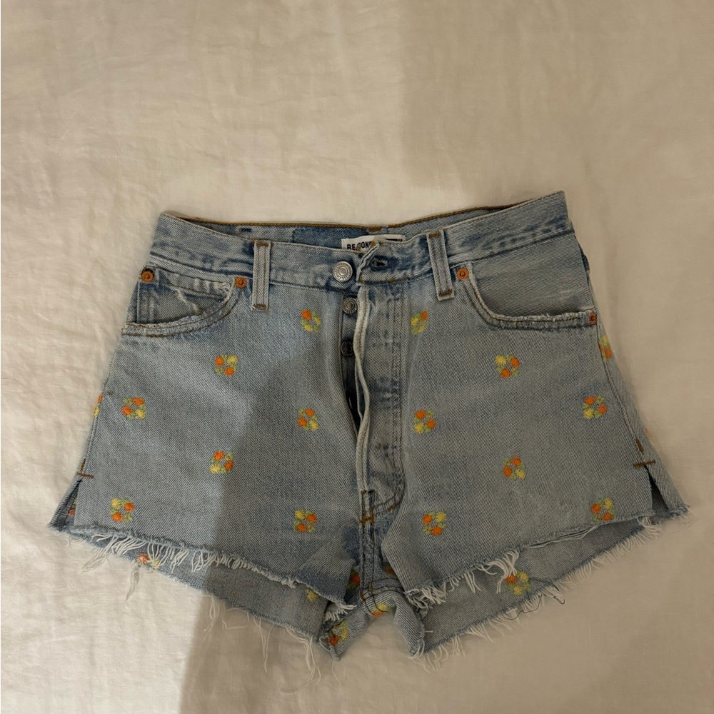 Re/Done denim cutoff shorts with flower embroidery